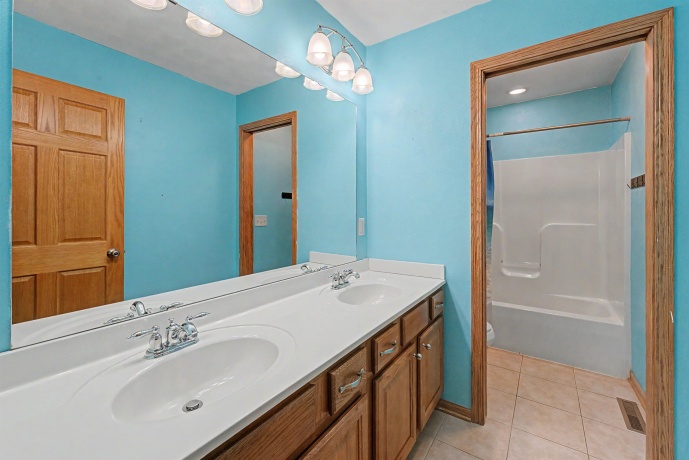 11697 Deacon, ROCKTON, Illinois 61072, 4 Bedrooms Bedrooms, ,2 BathroomsBathrooms,House,For Sale,Deacon,202603450