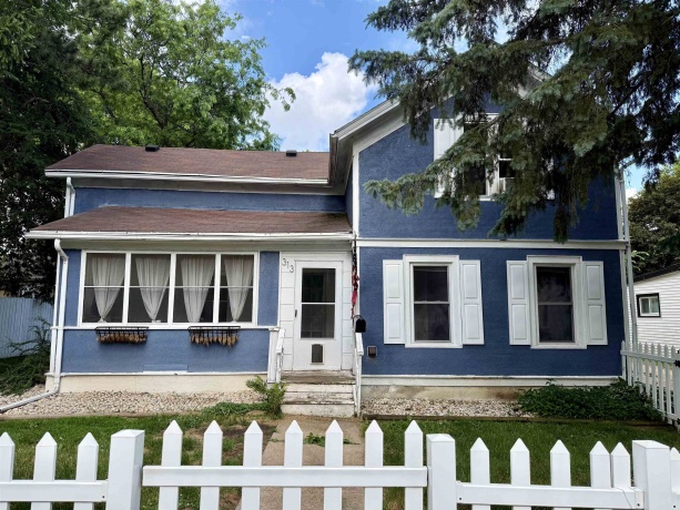 313 Pleasant, CLINTON, Wisconsin 53525, 4 Bedrooms Bedrooms, ,1 BathroomBathrooms,House,For Sale,Pleasant,202603452