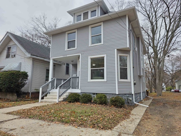 1030 N Winnebago, ROCKFORD, Illinois 61103, 5 Bedrooms Bedrooms, ,1 BathroomBathrooms,House,For Sale,N Winnebago,202603455