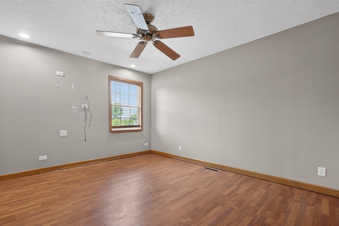 513 Pembroke SW, POPLAR GROVE, Illinois 61065, 6 Bedrooms Bedrooms, ,3 BathroomsBathrooms,House,For Sale,Pembroke SW,202603456