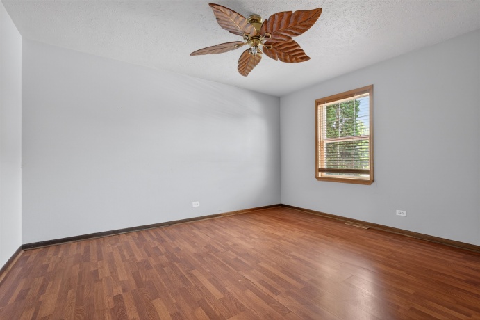 513 Pembroke SW, POPLAR GROVE, Illinois 61065, 6 Bedrooms Bedrooms, ,3 BathroomsBathrooms,House,For Sale,Pembroke SW,202603456