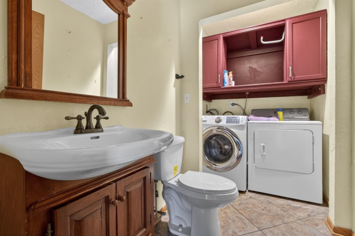 513 Pembroke SW, POPLAR GROVE, Illinois 61065, 6 Bedrooms Bedrooms, ,3 BathroomsBathrooms,House,For Sale,Pembroke SW,202603456