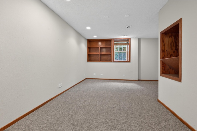 513 Pembroke SW, POPLAR GROVE, Illinois 61065, 6 Bedrooms Bedrooms, ,3 BathroomsBathrooms,House,For Sale,Pembroke SW,202603456