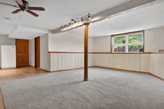 513 Pembroke SW, POPLAR GROVE, Illinois 61065, 6 Bedrooms Bedrooms, ,3 BathroomsBathrooms,House,For Sale,Pembroke SW,202603456
