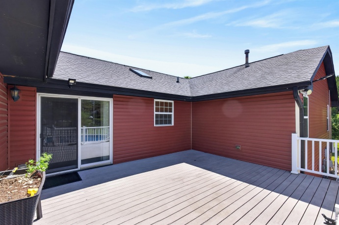 513 Pembroke SW, POPLAR GROVE, Illinois 61065, 6 Bedrooms Bedrooms, ,3 BathroomsBathrooms,House,For Sale,Pembroke SW,202603456