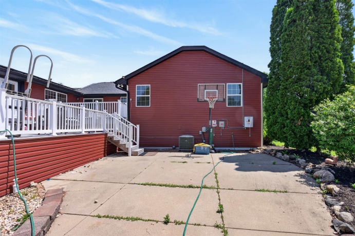 513 Pembroke SW, POPLAR GROVE, Illinois 61065, 6 Bedrooms Bedrooms, ,3 BathroomsBathrooms,House,For Sale,Pembroke SW,202603456