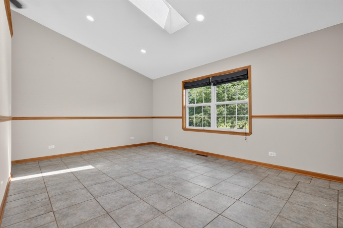 513 Pembroke SW, POPLAR GROVE, Illinois 61065, 6 Bedrooms Bedrooms, ,3 BathroomsBathrooms,House,For Sale,Pembroke SW,202603456