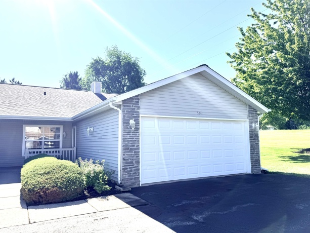 5241 DIANE, ROCKFORD, Illinois 61108, 2 Bedrooms Bedrooms, ,2 BathroomsBathrooms,Condominium,For Sale,DIANE,202603460