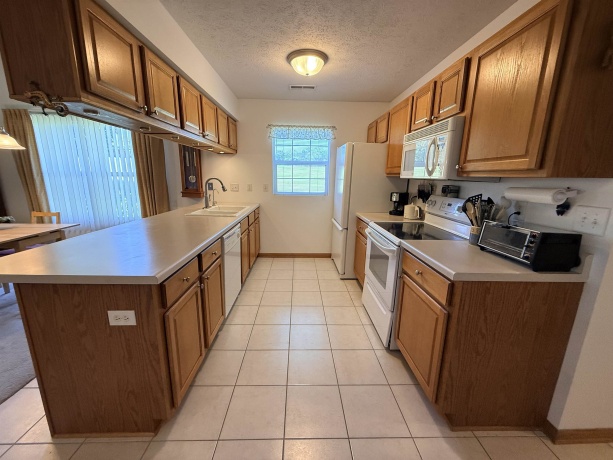 5241 DIANE, ROCKFORD, Illinois 61108, 2 Bedrooms Bedrooms, ,2 BathroomsBathrooms,Condominium,For Sale,DIANE,202603460