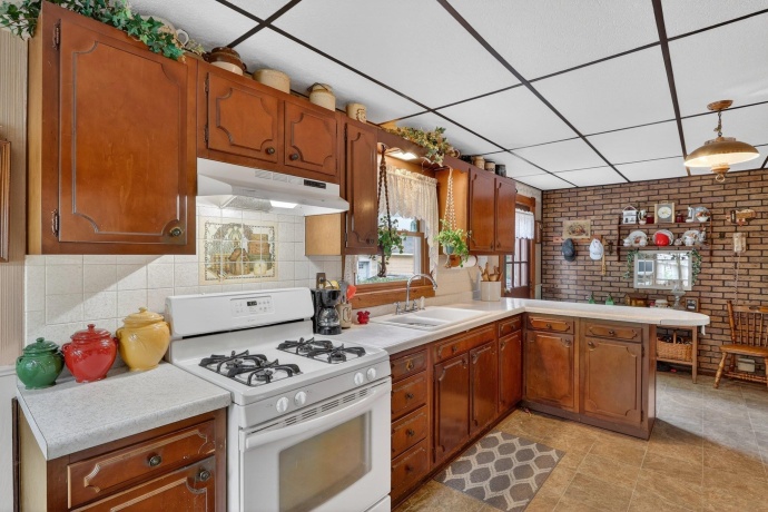 215 Harrison, BELVIDERE, Illinois 61008, 4 Bedrooms Bedrooms, ,3 BathroomsBathrooms,House,For Sale,Harrison,202603461