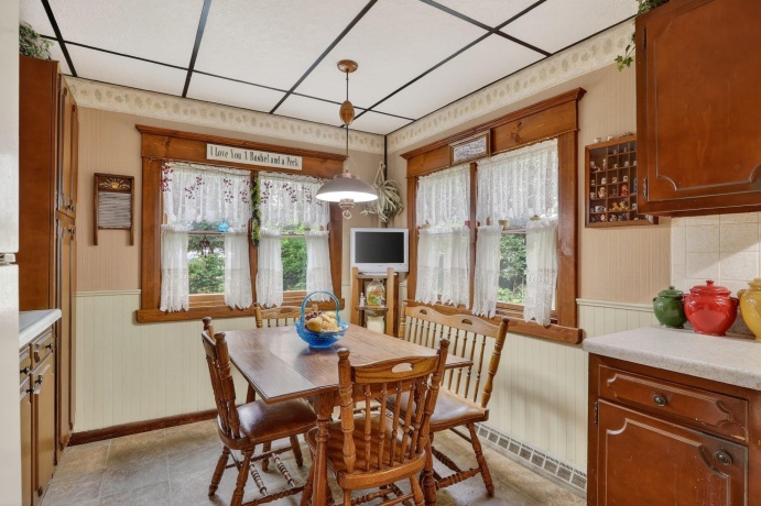 215 Harrison, BELVIDERE, Illinois 61008, 4 Bedrooms Bedrooms, ,3 BathroomsBathrooms,House,For Sale,Harrison,202603461