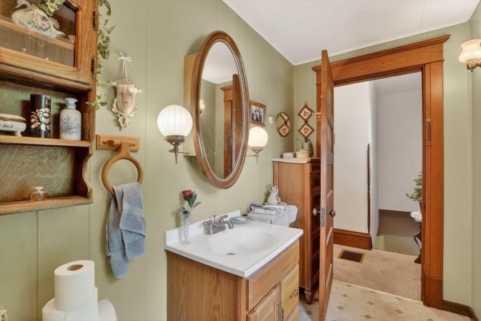 215 Harrison, BELVIDERE, Illinois 61008, 4 Bedrooms Bedrooms, ,3 BathroomsBathrooms,House,For Sale,Harrison,202603461