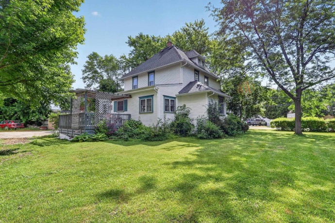 215 Harrison, BELVIDERE, Illinois 61008, 4 Bedrooms Bedrooms, ,3 BathroomsBathrooms,House,For Sale,Harrison,202603461