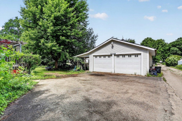 215 Harrison, BELVIDERE, Illinois 61008, 4 Bedrooms Bedrooms, ,3 BathroomsBathrooms,House,For Sale,Harrison,202603461