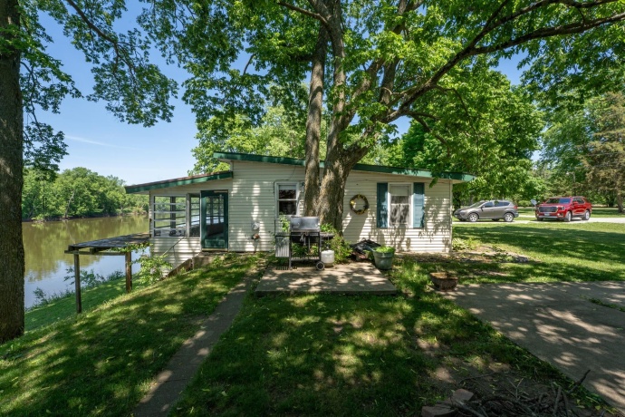 7198 Rock Nation, DIXON, Illinois 61021, 2 Bedrooms Bedrooms, ,1 BathroomBathrooms,House,For Sale,Rock Nation,202603462