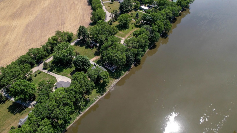 7198 Rock Nation, DIXON, Illinois 61021, 2 Bedrooms Bedrooms, ,1 BathroomBathrooms,House,For Sale,Rock Nation,202603462
