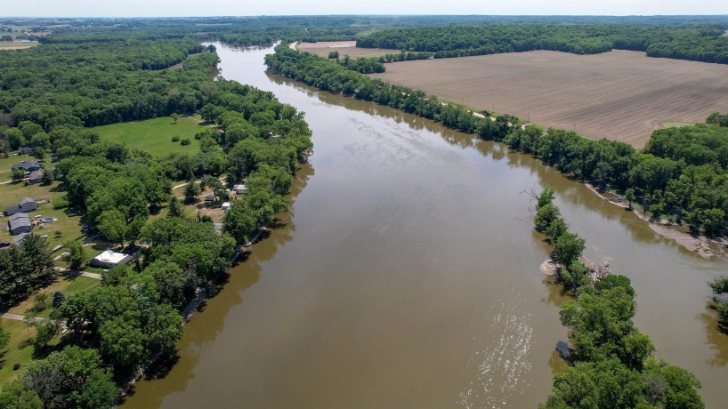 7198 Rock Nation, DIXON, Illinois 61021, 2 Bedrooms Bedrooms, ,1 BathroomBathrooms,House,For Sale,Rock Nation,202603462