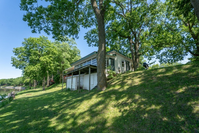 7198 Rock Nation, DIXON, Illinois 61021, 2 Bedrooms Bedrooms, ,1 BathroomBathrooms,House,For Sale,Rock Nation,202603462