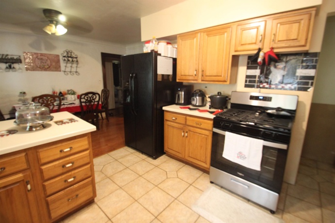 2218 Benderwirt, ROCKFORD, Illinois 61103, 3 Bedrooms Bedrooms, ,1 BathroomBathrooms,House,For Sale,Benderwirt,202603464