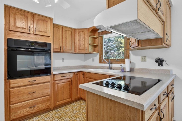 404 Fairfield, ROCKFORD, Illinois 61107, 3 Bedrooms Bedrooms, ,1 BathroomBathrooms,House,For Sale,Fairfield,202603468