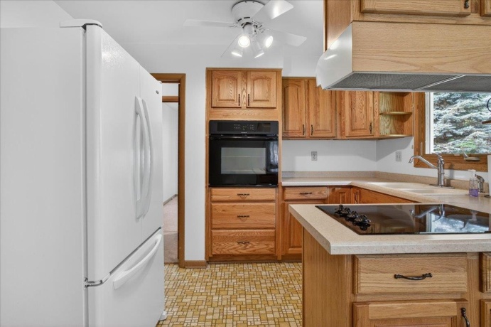 404 Fairfield, ROCKFORD, Illinois 61107, 3 Bedrooms Bedrooms, ,1 BathroomBathrooms,House,For Sale,Fairfield,202603468
