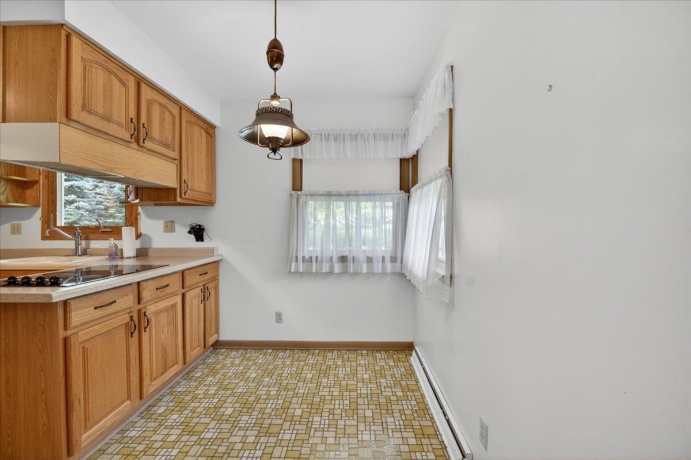 404 Fairfield, ROCKFORD, Illinois 61107, 3 Bedrooms Bedrooms, ,1 BathroomBathrooms,House,For Sale,Fairfield,202603468