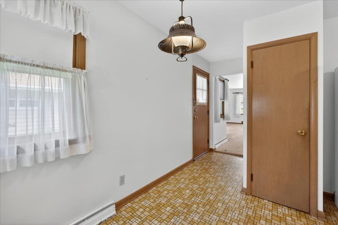 404 Fairfield, ROCKFORD, Illinois 61107, 3 Bedrooms Bedrooms, ,1 BathroomBathrooms,House,For Sale,Fairfield,202603468