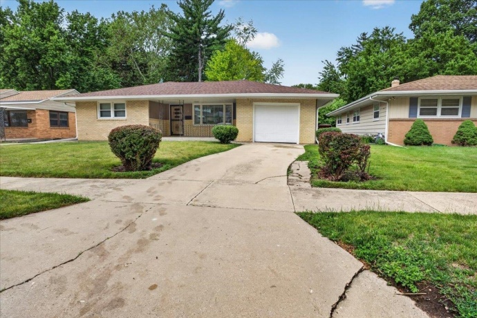 404 Fairfield, ROCKFORD, Illinois 61107, 3 Bedrooms Bedrooms, ,1 BathroomBathrooms,House,For Sale,Fairfield,202603468