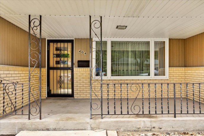 404 Fairfield, ROCKFORD, Illinois 61107, 3 Bedrooms Bedrooms, ,1 BathroomBathrooms,House,For Sale,Fairfield,202603468