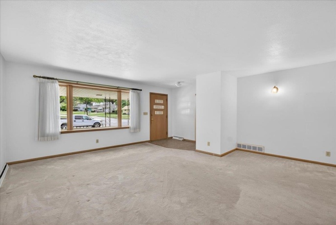 404 Fairfield, ROCKFORD, Illinois 61107, 3 Bedrooms Bedrooms, ,1 BathroomBathrooms,House,For Sale,Fairfield,202603468