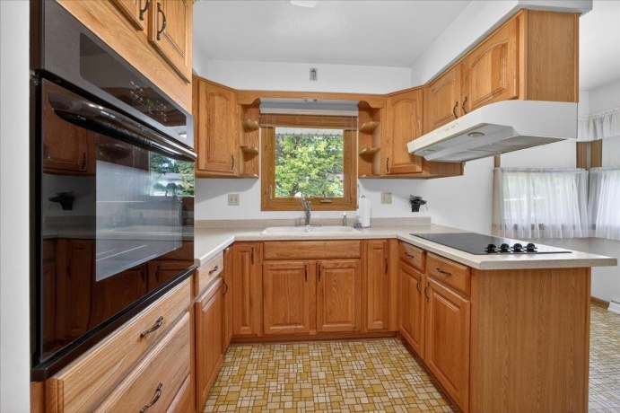 404 Fairfield, ROCKFORD, Illinois 61107, 3 Bedrooms Bedrooms, ,1 BathroomBathrooms,House,For Sale,Fairfield,202603468