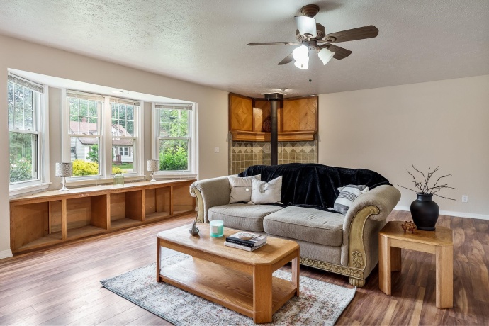 1611 Michigan, ROCKFORD, Illinois 61102, 4 Bedrooms Bedrooms, ,2 BathroomsBathrooms,House,For Sale,Michigan,202603479