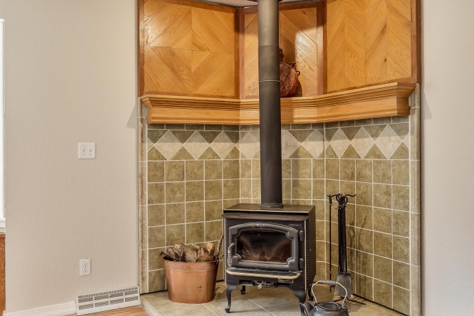 1611 Michigan, ROCKFORD, Illinois 61102, 4 Bedrooms Bedrooms, ,2 BathroomsBathrooms,House,For Sale,Michigan,202603479