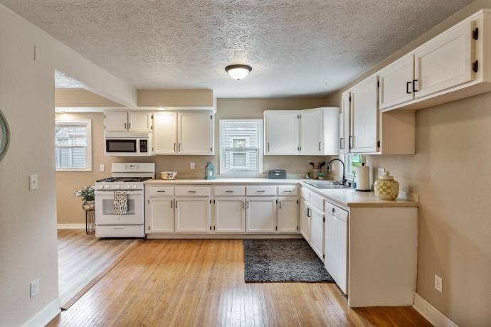 1611 Michigan, ROCKFORD, Illinois 61102, 4 Bedrooms Bedrooms, ,2 BathroomsBathrooms,House,For Sale,Michigan,202603479