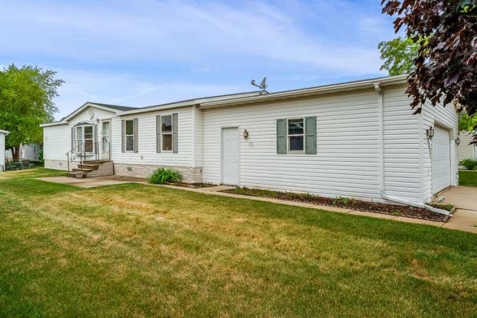 2231 BLOSSOM, BELVIDERE, Illinois 61008, 3 Bedrooms Bedrooms, ,2 BathroomsBathrooms,House,For Sale,BLOSSOM,202603480