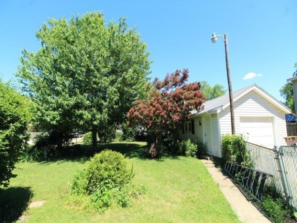 712 Hurlbut, BELVIDERE, Illinois 61008, 2 Bedrooms Bedrooms, ,1 BathroomBathrooms,House,For Sale,Hurlbut,202603487