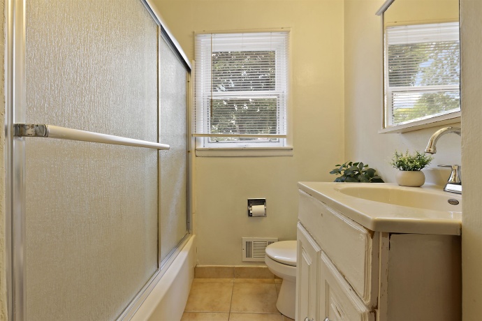 3311 Constance, ROCKFORD, Illinois 61108, 2 Bedrooms Bedrooms, ,1 BathroomBathrooms,House,For Sale,Constance,202603489
