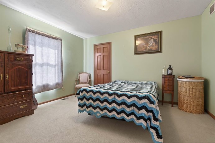 402 Scarlet Oak, POPLAR GROVE, Illinois 61065, 4 Bedrooms Bedrooms, ,2 BathroomsBathrooms,House,For Sale,Scarlet Oak,202603490