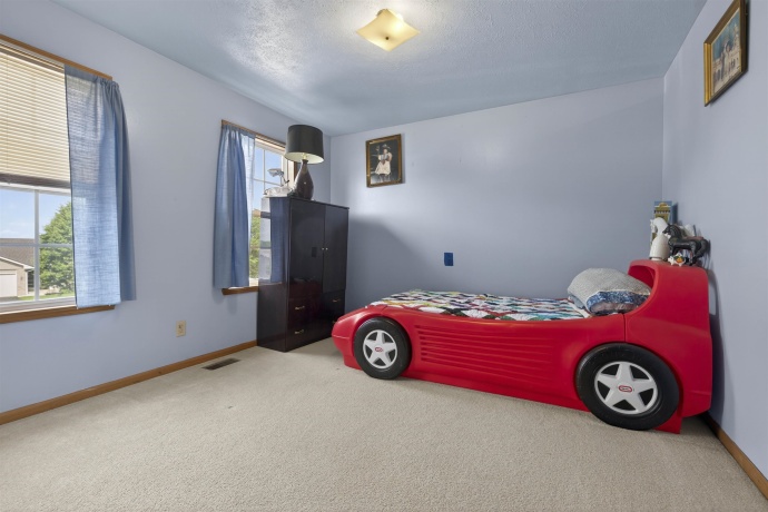 402 Scarlet Oak, POPLAR GROVE, Illinois 61065, 4 Bedrooms Bedrooms, ,2 BathroomsBathrooms,House,For Sale,Scarlet Oak,202603490