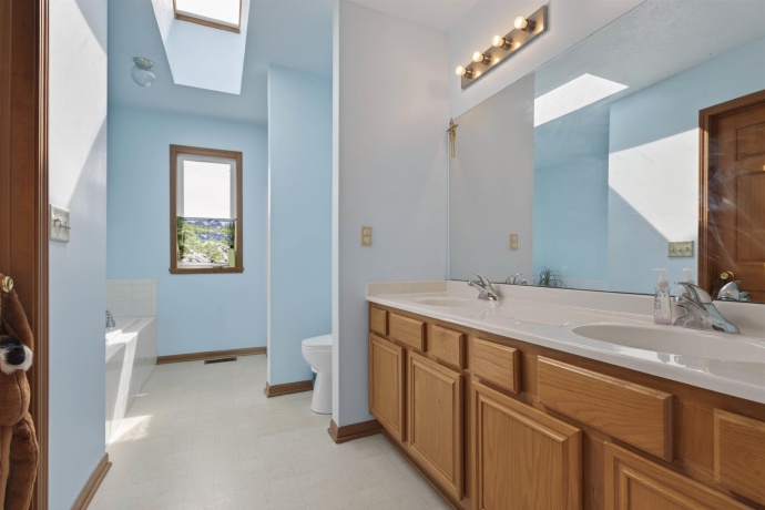 402 Scarlet Oak, POPLAR GROVE, Illinois 61065, 4 Bedrooms Bedrooms, ,2 BathroomsBathrooms,House,For Sale,Scarlet Oak,202603490