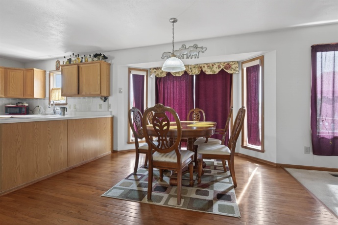 402 Scarlet Oak, POPLAR GROVE, Illinois 61065, 4 Bedrooms Bedrooms, ,2 BathroomsBathrooms,House,For Sale,Scarlet Oak,202603490