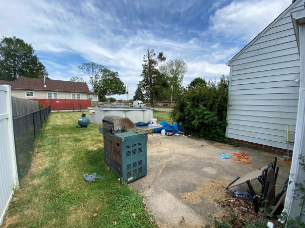 1226 Warren, BELVIDERE, Illinois 61008, 2 Bedrooms Bedrooms, ,1 BathroomBathrooms,House,For Sale,Warren,202603492