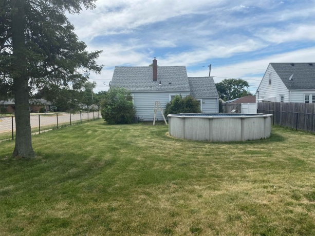 1226 Warren, BELVIDERE, Illinois 61008, 2 Bedrooms Bedrooms, ,1 BathroomBathrooms,House,For Sale,Warren,202603492