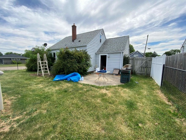 1226 Warren, BELVIDERE, Illinois 61008, 2 Bedrooms Bedrooms, ,1 BathroomBathrooms,House,For Sale,Warren,202603492