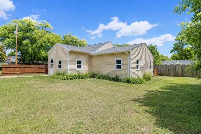 760 Eastern, SOUTH BELOIT, Illinois 61080, 3 Bedrooms Bedrooms, ,1 BathroomBathrooms,House,For Sale,Eastern,202603493