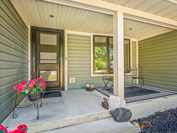 117 Centralia NE, POPLAR GROVE, Illinois 61065, 4 Bedrooms Bedrooms, ,3 BathroomsBathrooms,House,For Sale,Centralia NE,202603494
