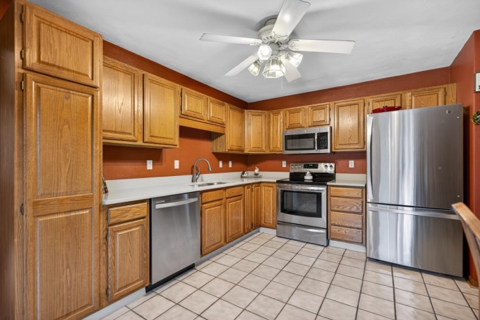 2802 ENGLISH, ROCKFORD, Illinois 61114, 4 Bedrooms Bedrooms, ,3 BathroomsBathrooms,House,For Sale,ENGLISH,202603495