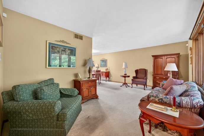2802 ENGLISH, ROCKFORD, Illinois 61114, 4 Bedrooms Bedrooms, ,3 BathroomsBathrooms,House,For Sale,ENGLISH,202603495