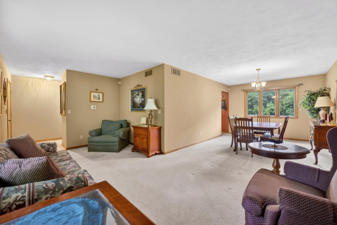 2802 ENGLISH, ROCKFORD, Illinois 61114, 4 Bedrooms Bedrooms, ,3 BathroomsBathrooms,House,For Sale,ENGLISH,202603495