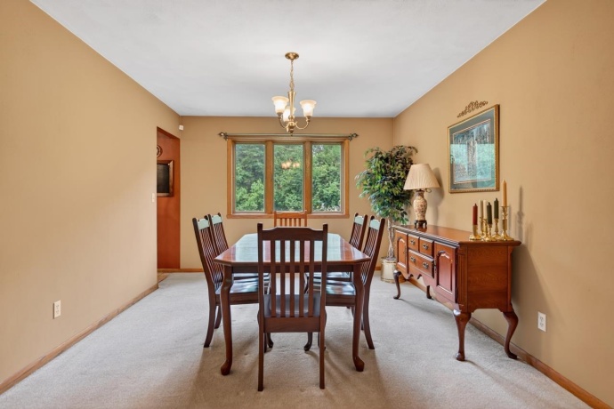 2802 ENGLISH, ROCKFORD, Illinois 61114, 4 Bedrooms Bedrooms, ,3 BathroomsBathrooms,House,For Sale,ENGLISH,202603495